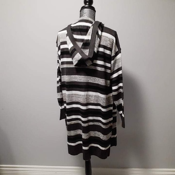 NWT Gray & White Stripe Hooded Cardigan - 1x - Picture 3 of 4